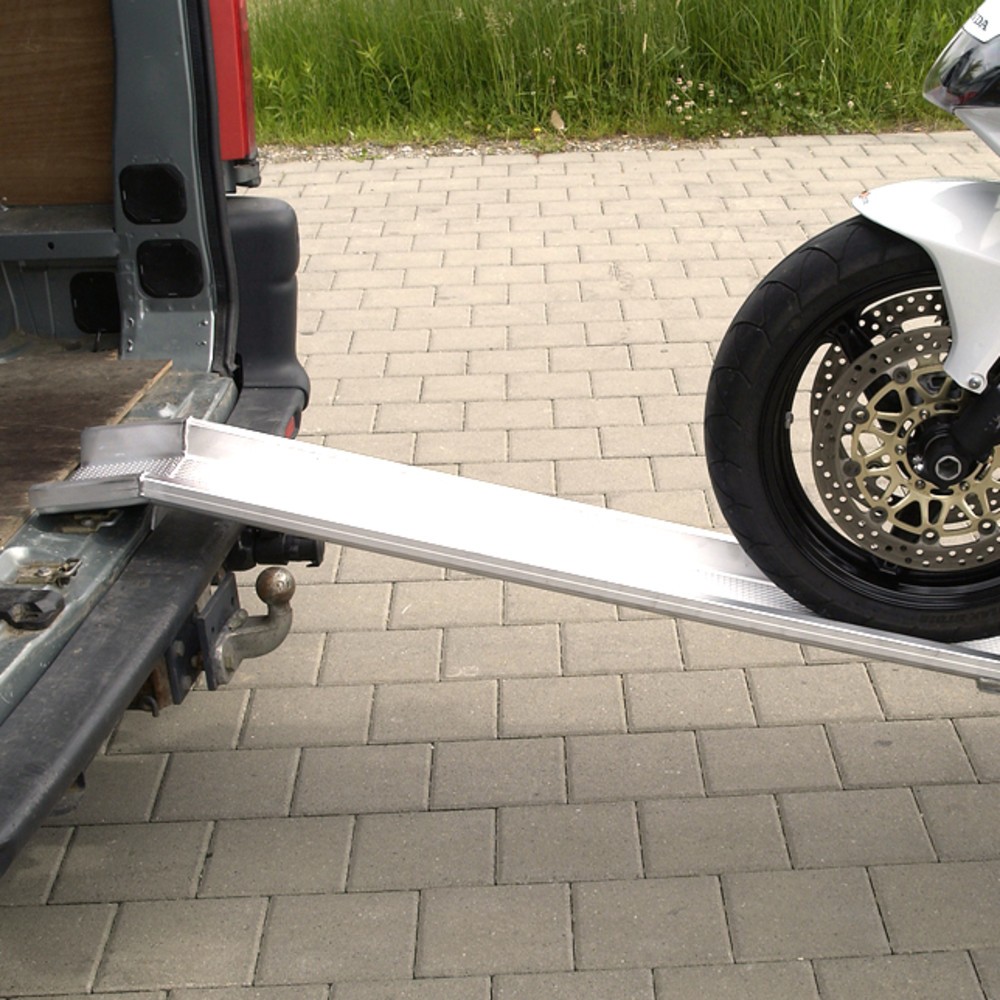 Produktabbildung Nr. 4: Altec Alu-Verladeschienen Universal, mit Schutzrand, TK 600 kg/Paar, BxL 150 x 1.500 mm