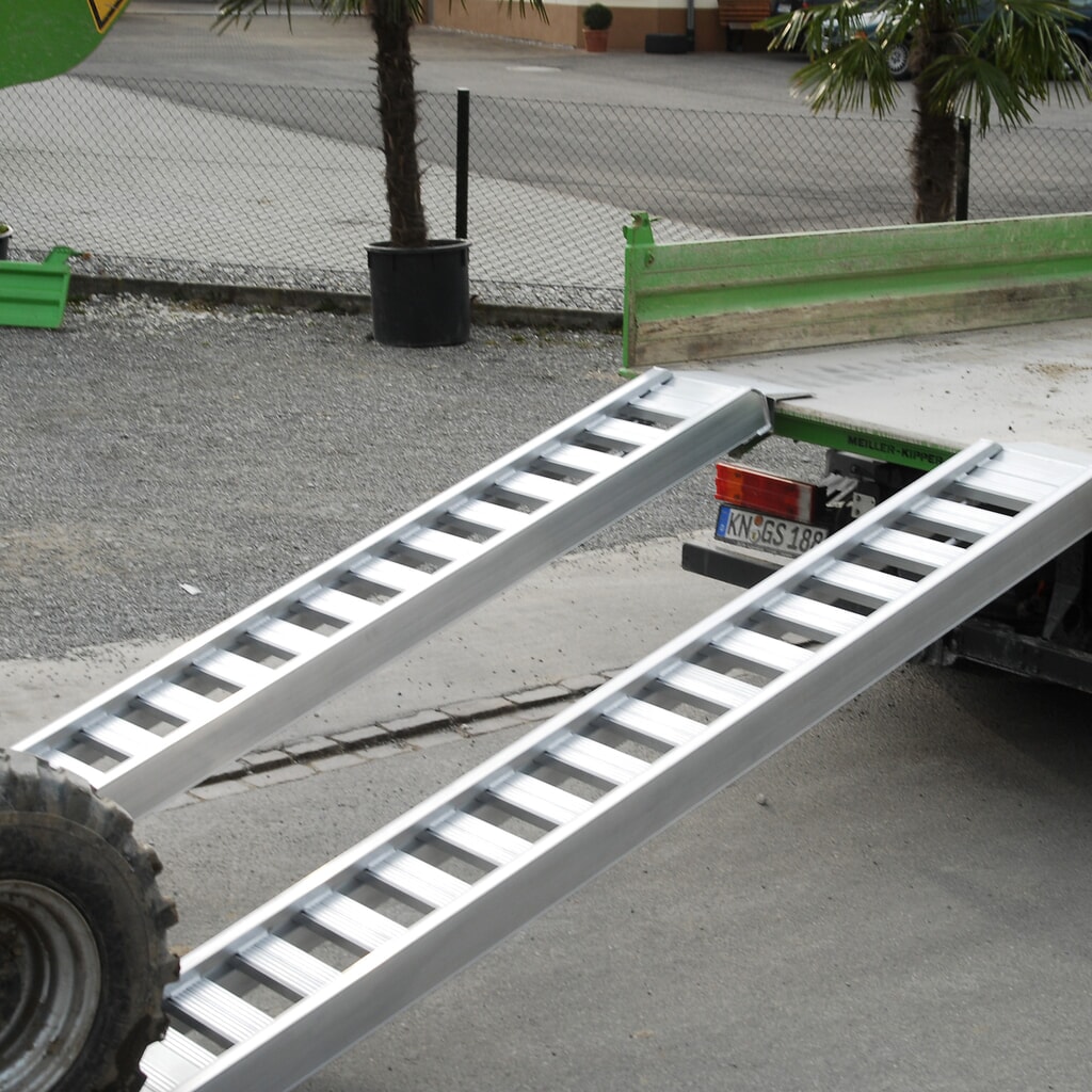 Produktabbildung Nr. 1: Altec Verladeschienen AVS mit Sprossen, mit Rand, für mittelschwere Ladegüter Tragkraft 1.660 kg/Paar, LxB 2.340 x 245 mm