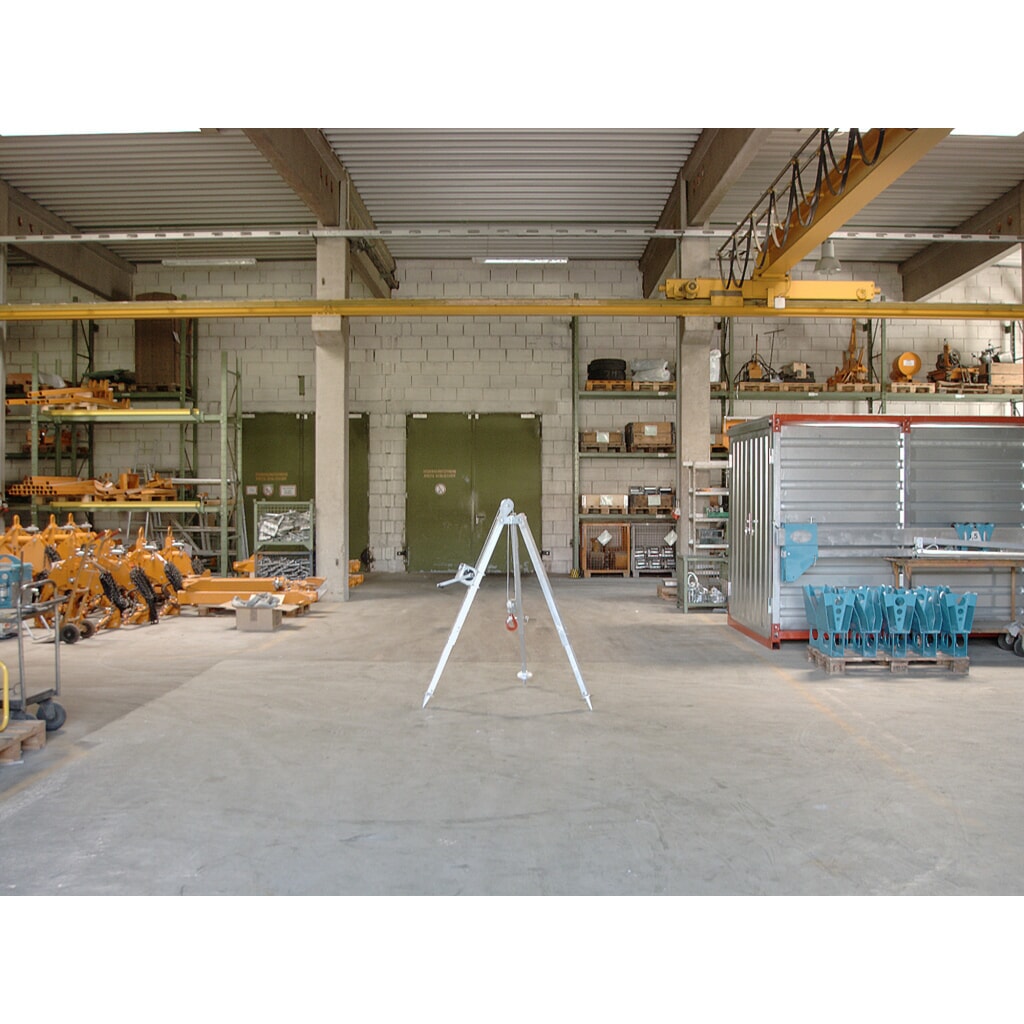 Alu-Dreibock DW-200 mit Seilwinde, Stützenlänge min./max. 1.180/1.880 mm, Gesamthub 5.000 mm, TK 200 kg Produktabbildung: Alu-Dreibock DW-200 mit Seilwinde, Stützenlänge min./max. 1.180/1.880 mm, Gesamthub 5.000 mm, TK 200 kg