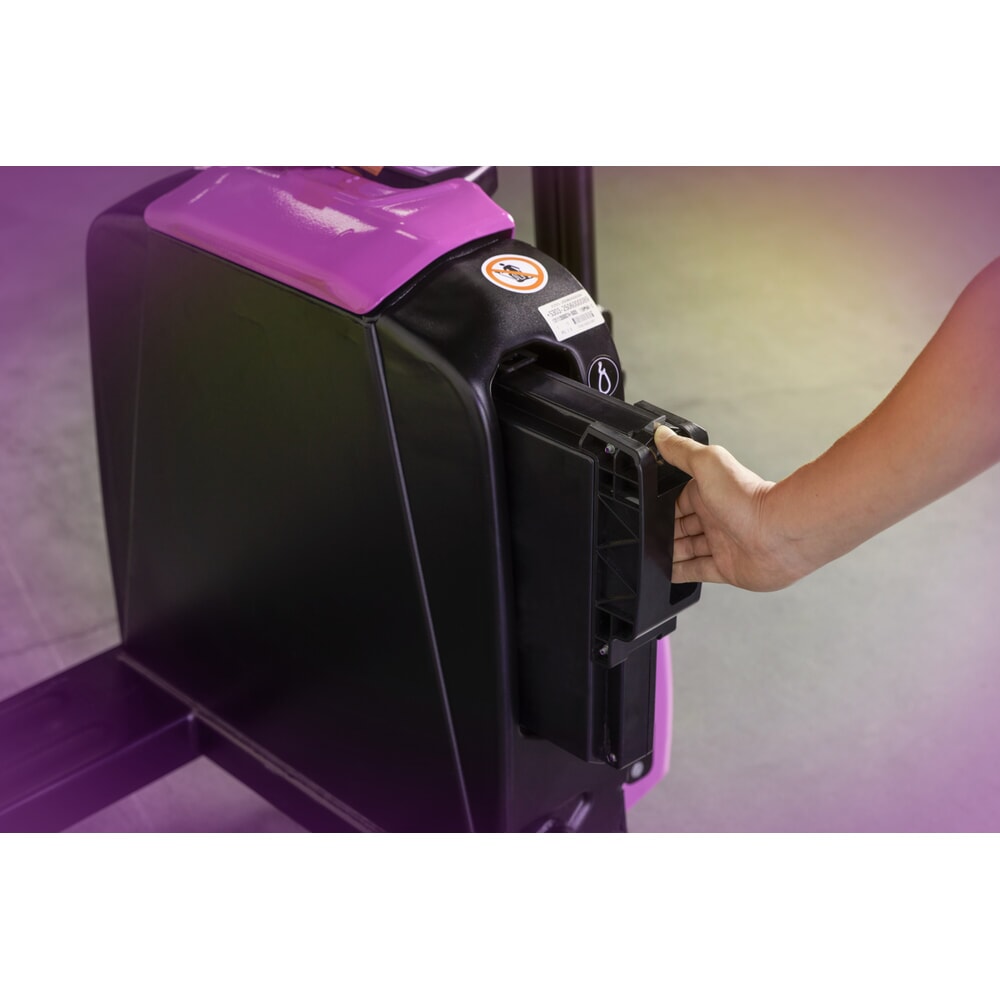 Produktabbildung Nr. 11: AntOn by Jungheinrich Elektro-Hubwagen PTL 1.5 mit Stützrädern, extrabreit für Spezialpaletten, Tragfähigkeit 1.500 kg, Gabellänge 1.150 mm