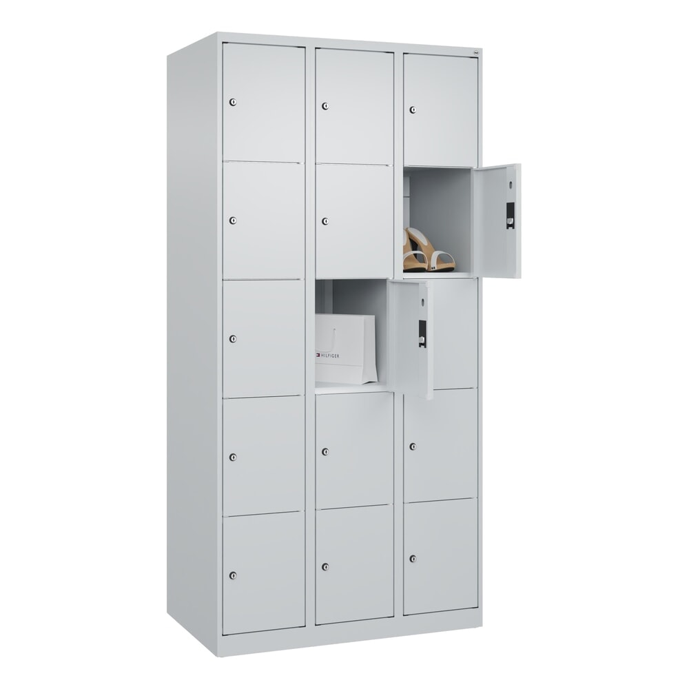 Produktabbildung Nr. 10: C+P Schließfachschrank Classic PLUS, 3 Abteile, HxBxT 1.850 x 900 x 500 mm, lichtgrau, lichtgrau, 15 Fächer, Zylinderschloss