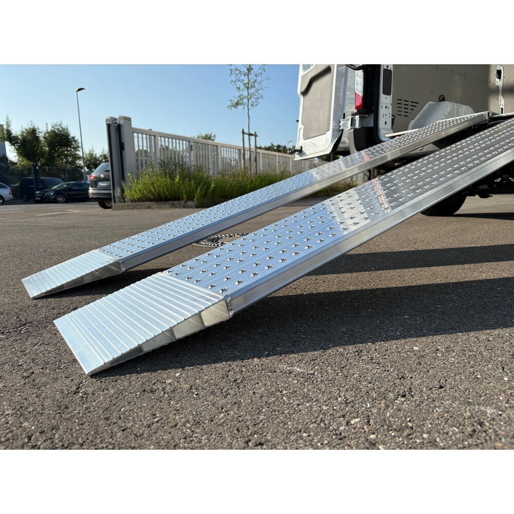 Produktabbildung Nr. 16: Altec Verladeschienen AOS, rutschsicher mit Sicherheitsbolzen und Sicherungslasche, Tragkraft 435 kg/Stück, BxL 200 x 1.500 mm