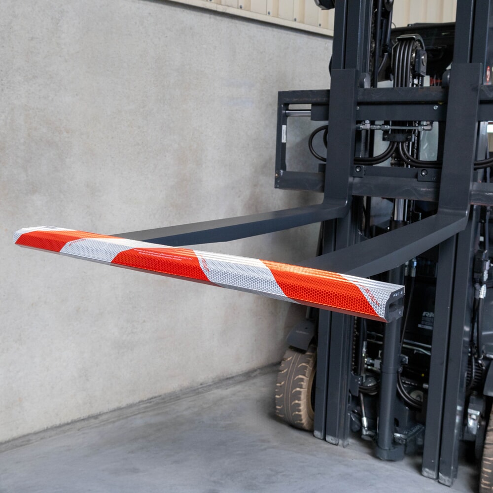 Produktabbildung Nr. 3: VETTER® ZEBRA Warnbalken für Gabelzinken mit Magneten, Länge 800 mm
