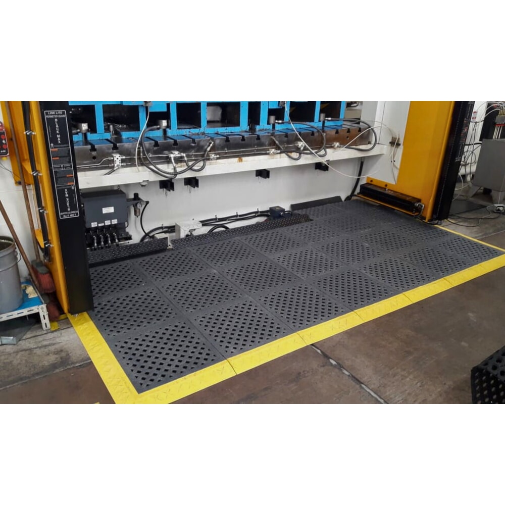 Produktabbildung Nr. 6: REBOURNE® Anti-Ermüdungsmatte H4, Antirutsch, gelochte Oberfläche, Arbeitsplatz-Set mit 4 Randleisten, BxL 1120 mm x 1120 mm