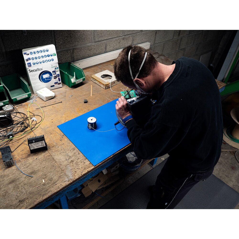 Produktabbildung Nr. 3: REBOURNE® Industriematte W3, ESD-Tischauflage, blau, BxL 600 mm x 1200 mm