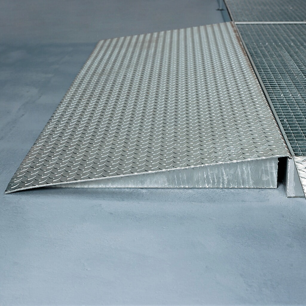 Auffahrrampe für SAFE Flach-Auffangwanne aus Stahl, BxL 470 x 850 mm Produktabbildung: Auffahrrampe für SAFE Flach-Auffangwanne aus Stahl, BxL 470 x 850 mm
