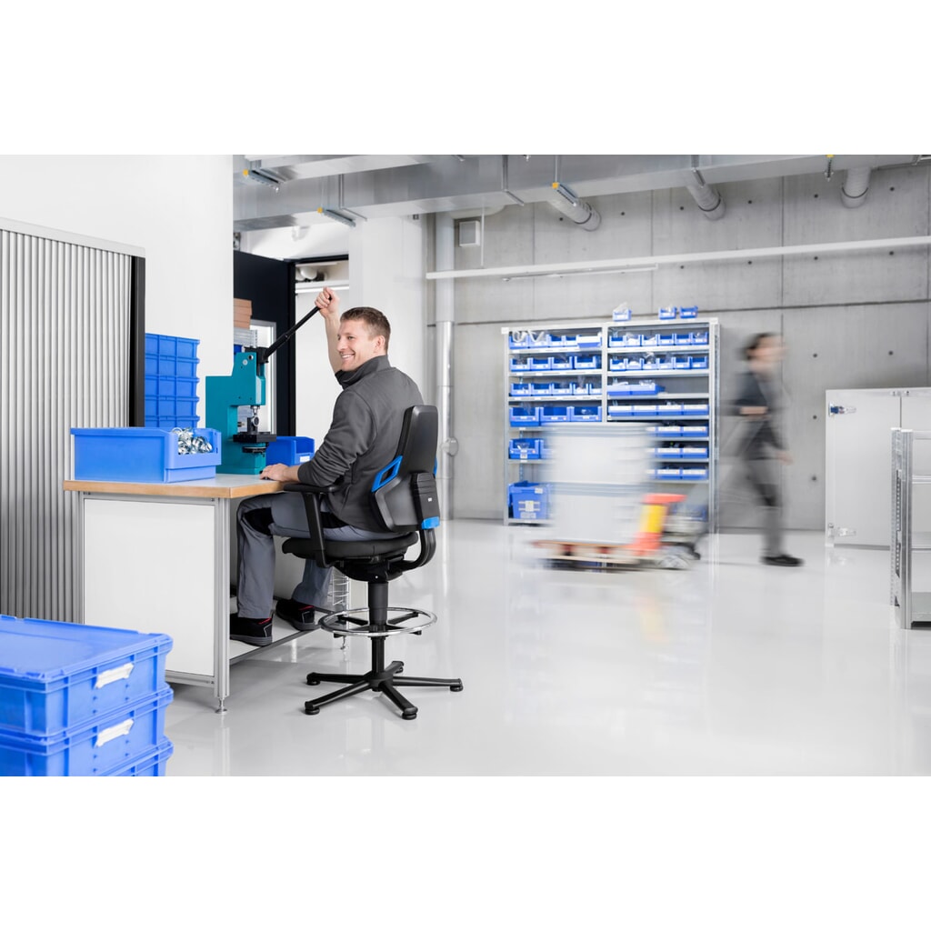 bimos Arbeitsdrehstuhl Nexxit, Integralschaum schwarz, Bodengleiter + Fußring, Grifffarbe grau 570-820 mm Produktabbildung Nr. 4: bimos Arbeitsdrehstuhl Nexxit, Integralschaum schwarz, Bodengleiter + Fußring, Grifffarbe grau 570-820 mm