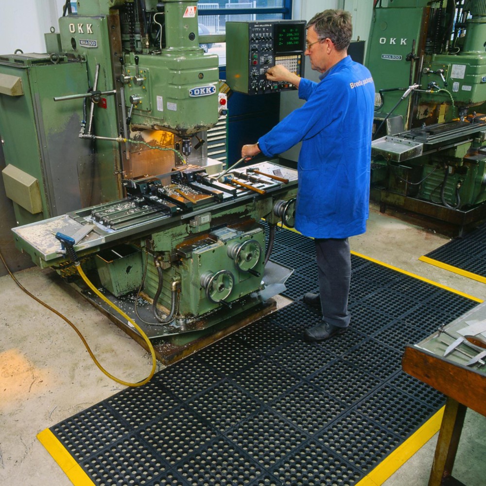 Produktabbildung Nr. 6: Bodenplatte für NoTrax Montage-Arbeitsplätze, Stecksystem, gelocht, BxL 910 x 910 mm