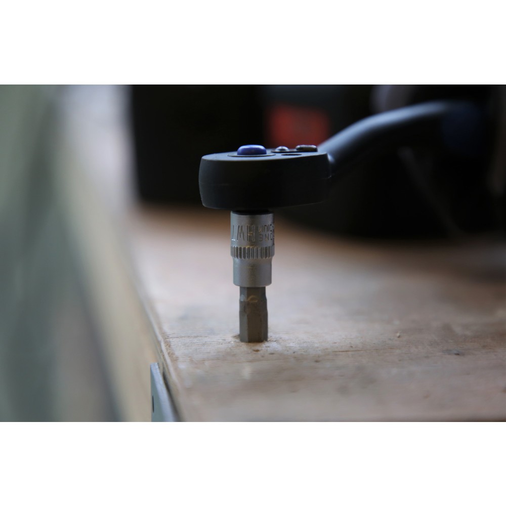 Produktabbildung Nr. 11: BRILLIANT TOOLS 1/4" Innensechskant Bit-Stecknuss, 7 mm