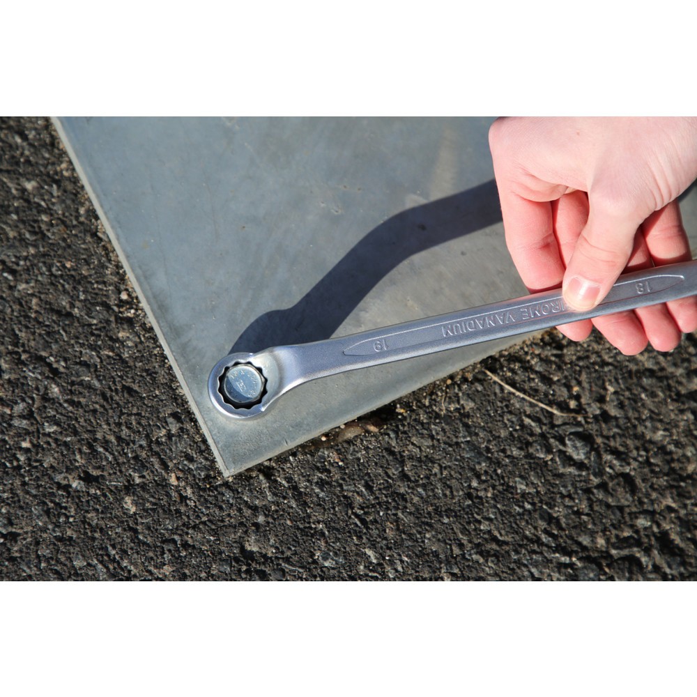 Produktabbildung Nr. 13: BRILLIANT TOOLS Doppel-Ringschlüssel, gekröpft, 18 x 19 mm