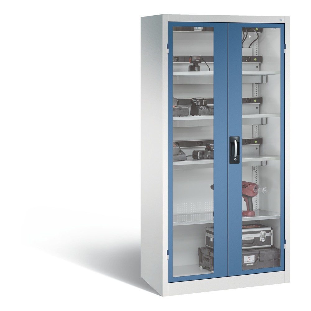Produktabbildung: C+P Akku-Ladeschrank Serie 89, 3 Elektro-Einlegeböden, 5-fach-Steckdosenleiste, 3 m Zuleitung, Sichtfenster, FI-Schutzschalter, temperaturgesteuerter Lüfter, lichtgrau/fernblau