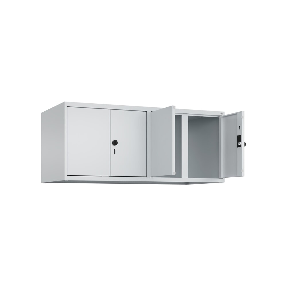 C+P Aufsatzschrank für Kleiderspind Serie Classic PLUS, 4 Abteile Breite 300 mm, lichtgrau, lichtgrau, für Vorhängeschloss Produktabbildung: C+P Aufsatzschrank für Kleiderspind Serie Classic PLUS, 4 Abteile Breite 300 mm, lichtgrau, lichtgrau, für Vorhängeschloss