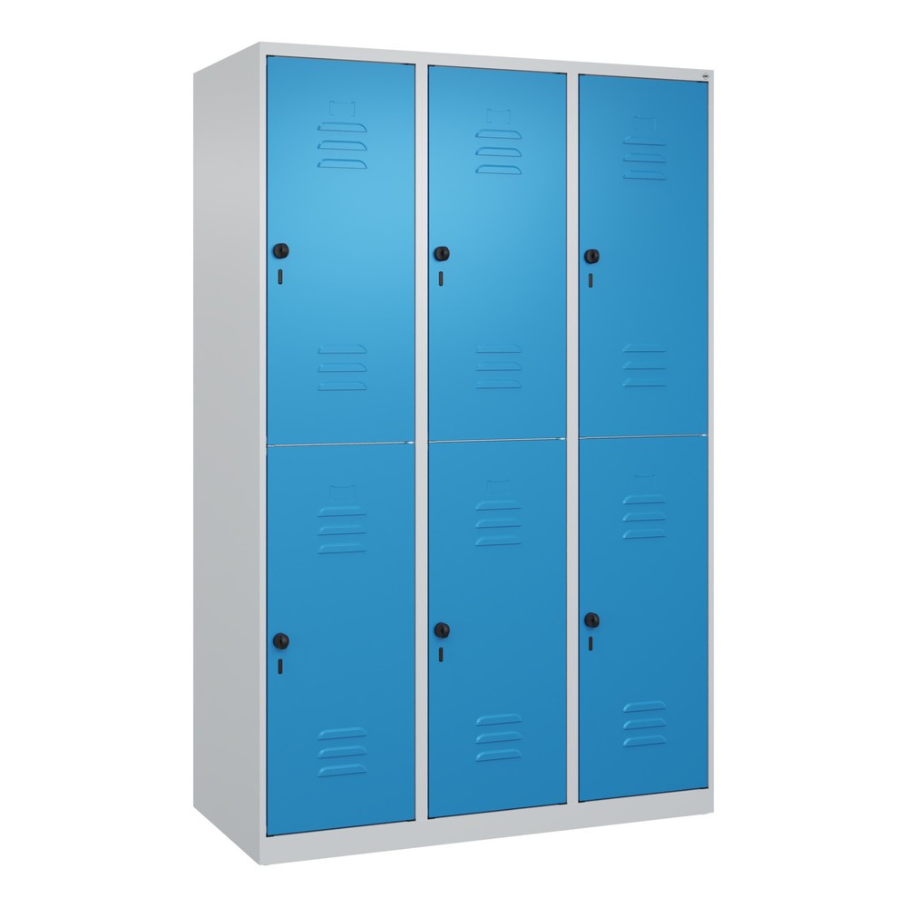 Produktabbildung: C+P Doppelstock-Spind Classic PLUS, 3 Abteile, HxBxT 1.850 x 1.200 x 500 mm, lichtgrau, lichtblau, für Vorhängeschloss, 6 Fächer
