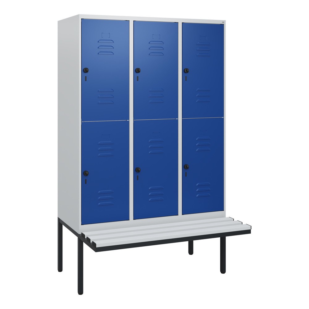 Produktabbildung: C+P Doppelstock-Spind Classic PLUS, 3 Abteile, HxBxT 1.950 x 1.200 x 815 mm, für Vorhängeschloss, auskragende Bank aus Kunststoff, lichtgrau, enzianblau