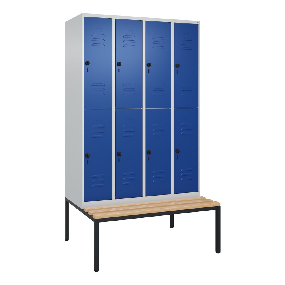 Produktabbildung: C+P Doppelstock-Spind Classic PLUS, 4 Abteile, HxBxT 2.120 x 1.200 x 815 mm, für Vorhängeschloss, untergebaute Bank aus Buche, lichtgrau, enzianblau