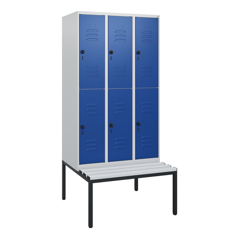 Produktabbildung: C+P Doppelstock-Spind Classic PLUS, 3 Abteile, HxBxT 1.950 x 900 x 815 mm, für Vorhängeschloss, untergebaute Bank aus Kunststoff, lichtgrau, enzianblau