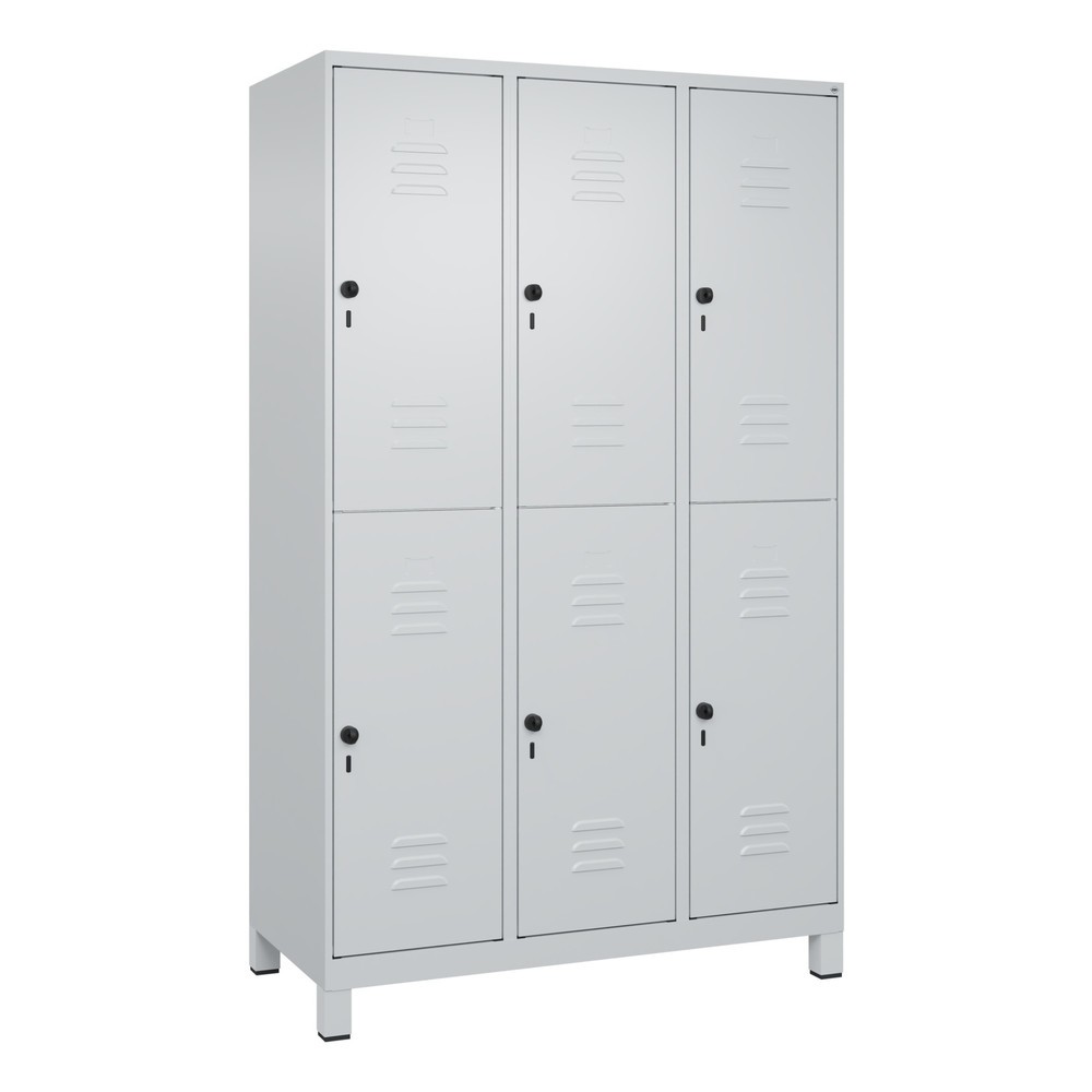 Produktabbildung: C+P Doppelstock-Spind Classic PLUS, Füße, 3 Abteile, HxBxT 1.950 x 1.200 x 500 mm, lichtgrau, lichtgrau, 6 Fächer, für Vorhängeschloss