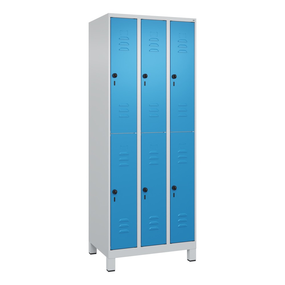 Produktabbildung: C+P Doppelstock-Spind Classic PLUS, Füße, 3 Abteile, HxBxT 1.950 x 750 x 500 mm, lichtgrau, lichtblau, 6 Fächer, für Vorhängeschloss