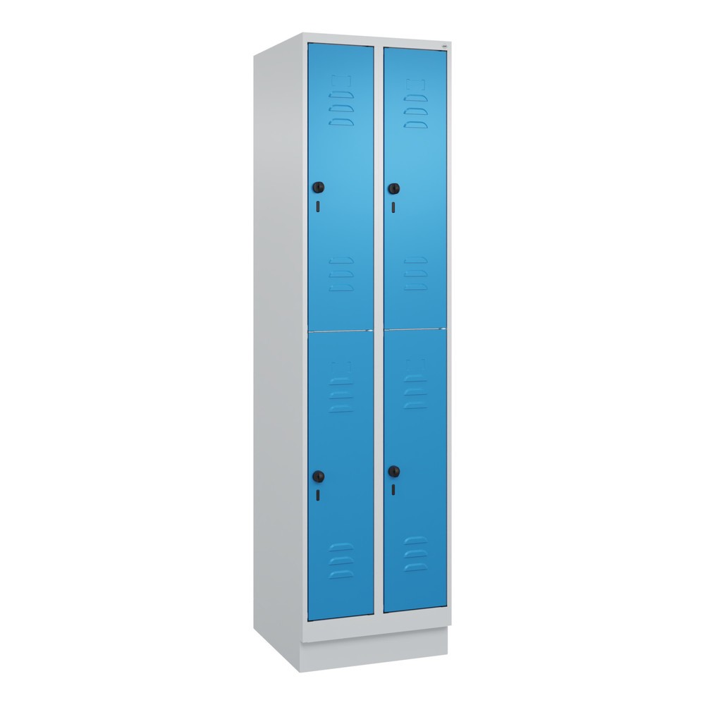 Produktabbildung: C+P Doppelstock-Spind Classic PLUS, Sockel, 2 Abteile, HxBxT 1.950 x 500 x 500 mm, lichtgrau, lichtblau, 4 Fächer, für Vorhängeschloss
