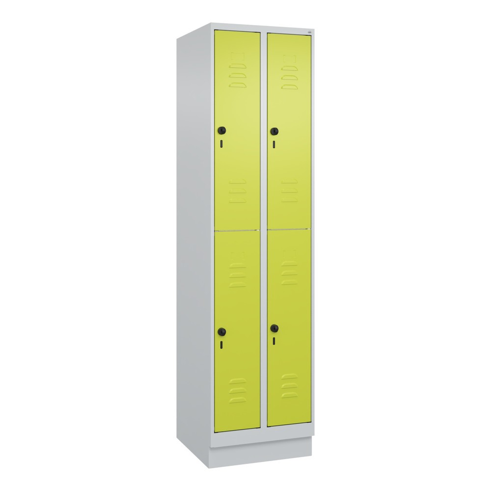 Produktabbildung: C+P Doppelstock-Spind Classic PLUS, Sockel, 2 Abteile, HxBxT 1.950 x 500 x 500 mm, lichtgrau, clowngrün, 4 Fächer, für Vorhängeschloss