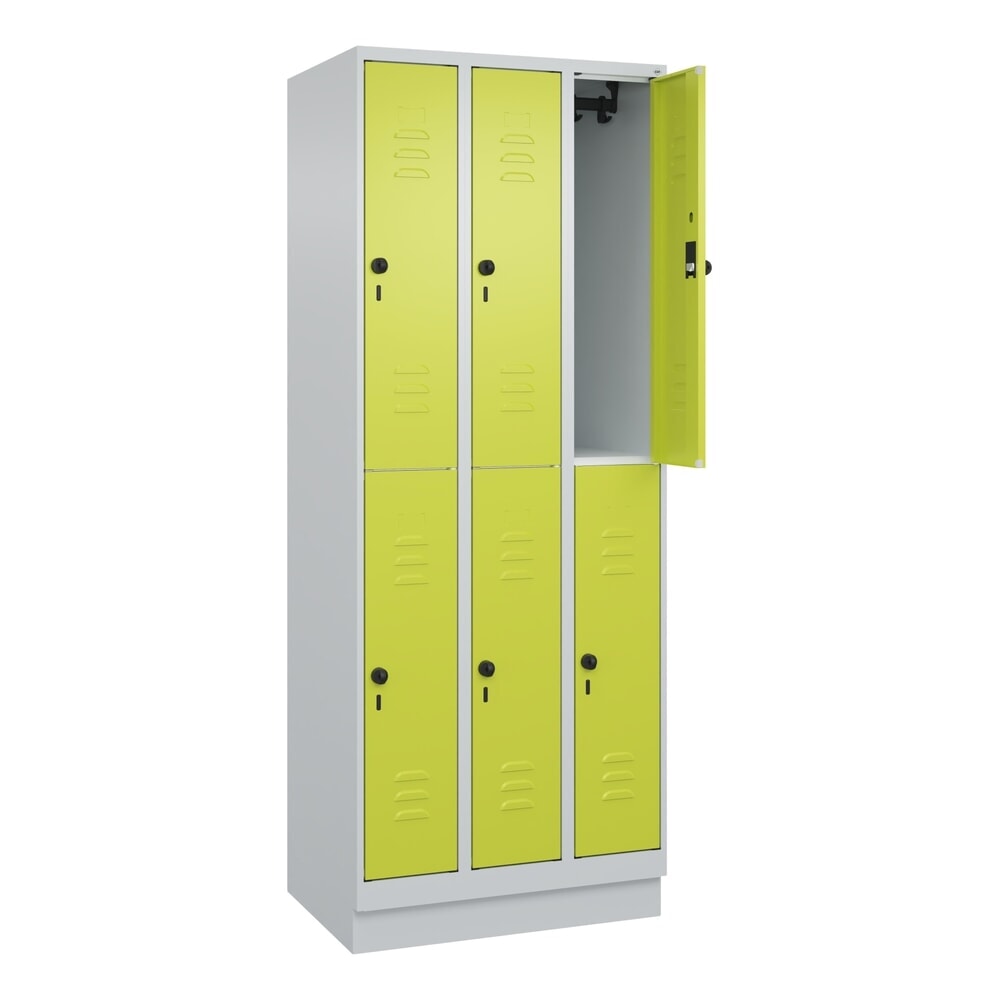 Produktabbildung: C+P Doppelstock-Spind Classic PLUS, Sockel, 3 Abteile, HxBxT 1.950 x 750 x 500 mm, lichtgrau, clowngrün, 6 Fächer, für Vorhängeschloss