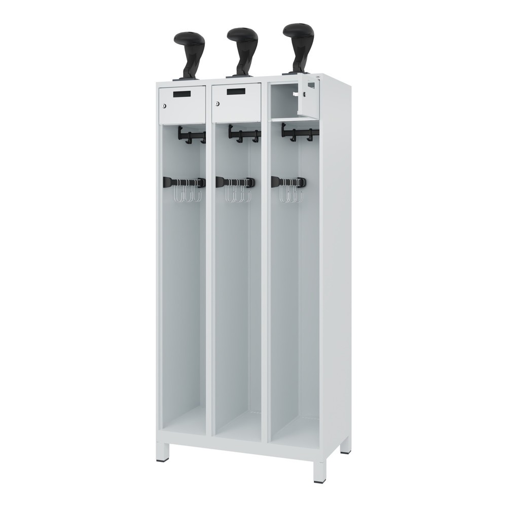 Produktabbildung: C+P Feuerwehrspind PRAKTUS, Füße, 3 Abteile, HxBxT 1.850 x 900 x 500 mm, lichtgrau, mit Helmhalter