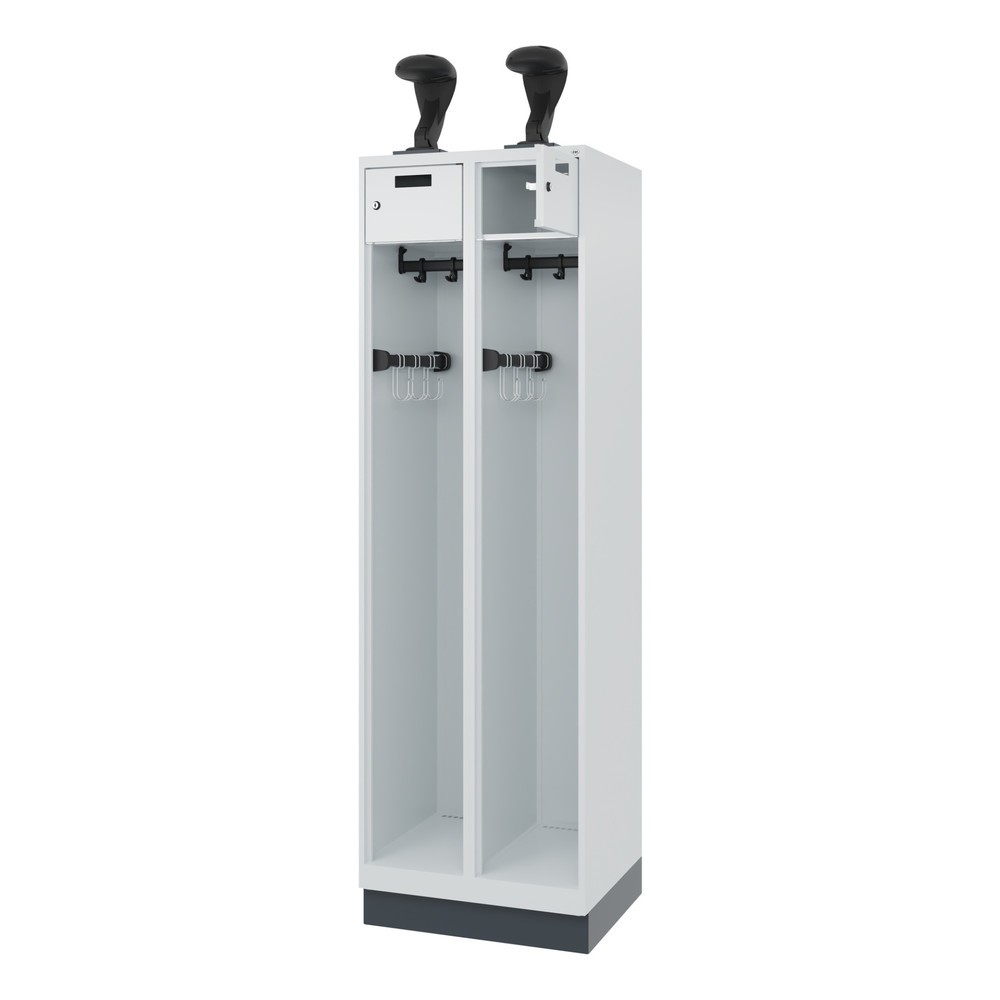 Produktabbildung: C+P Feuerwehrspind PRAKTUS, Sokel, 2 Abteile, HxBxT 1.850 x 600 x 500 mm, lichtgrau, mit Helmhalter