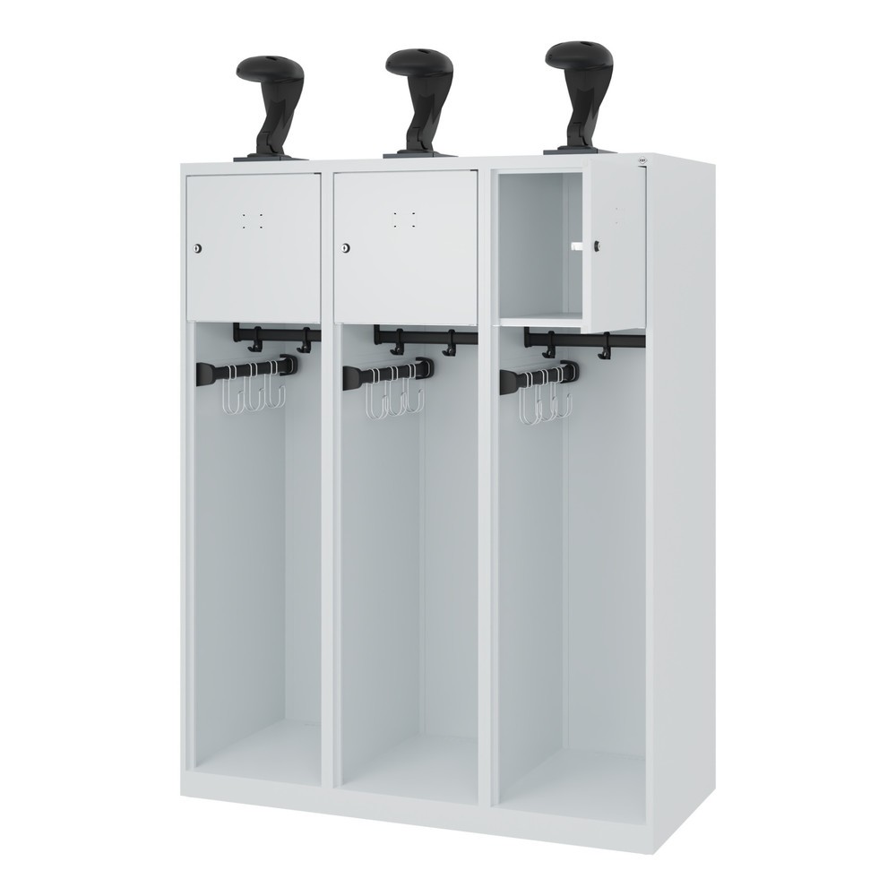 Produktabbildung: C+P Feuerwehrspind YOUNGSTER, Bodengleiter, 3 Abteile, HxBxT 1.530 x 1.200 x 500 mm, lichtgrau, mit Helmhalter