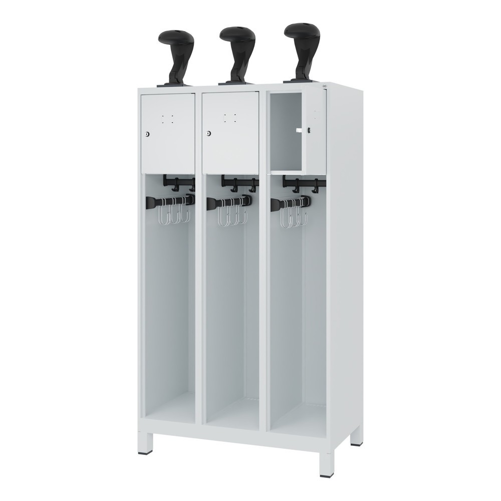 Produktabbildung: C+P Feuerwehrspind YOUNGSTER, Füße, 3 Abteile, HxBxT 1.530 x 900 x 500 mm, lichtgrau, mit Helmhalter
