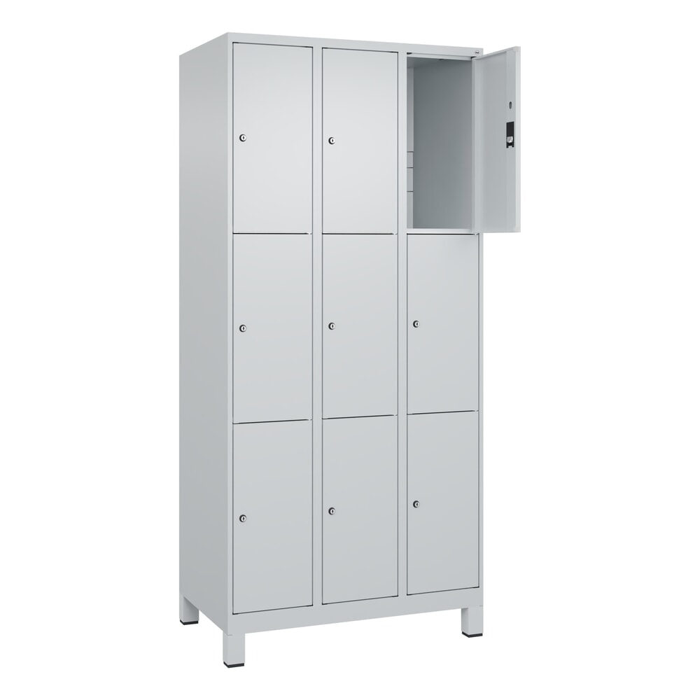 Produktabbildung: C+P Schließfachschrank Classic PLUS, Füße, 3 Abteile, HxBxT 1.950 x 900 x 500 mm, lichtgrau, lichtgrau, 9 Fächer, Zylinderschloss