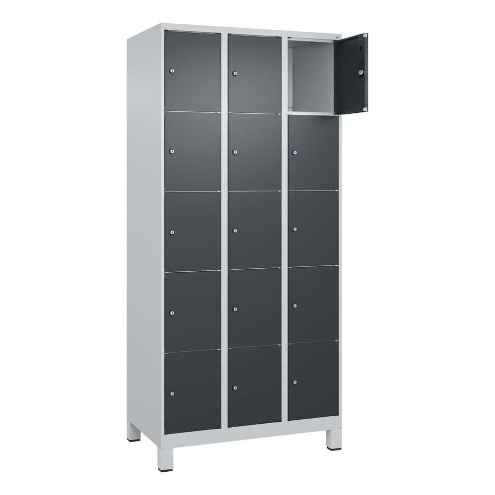 Produktabbildung Nr. 1: C+P Schließfachschrank Classic PLUS, Füße, 3 Abteile, HxBxT 1.950 x 900 x 500 mm, lichtgrau, anthrazitgrau, 15 Fächer, Zylinderschloss