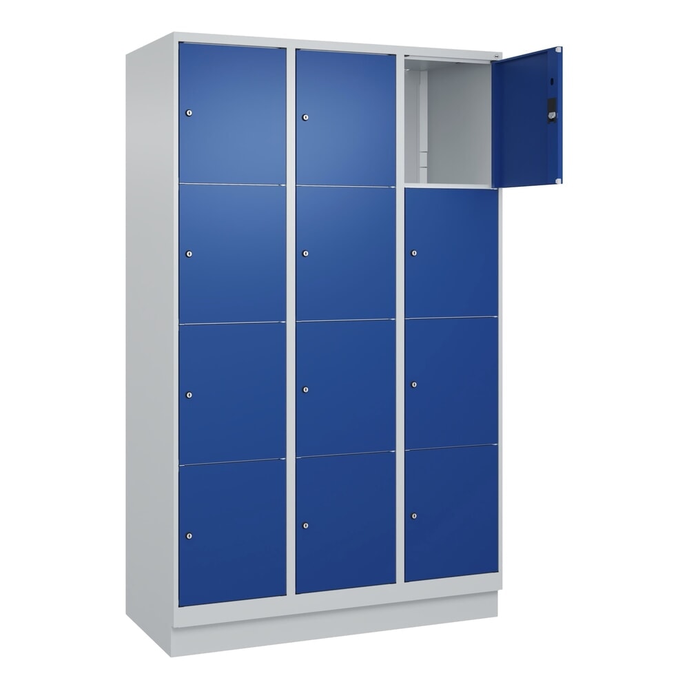 Produktabbildung: C+P Schließfachschrank Classic PLUS, Sockel, 3 Abteile, HxBxT 1.950 x 1.200 x 500 mm, lichtgrau, enzianblau, 12 Fächer, Zylinderschloss