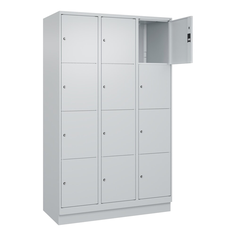 Produktabbildung Nr. 1: C+P Schließfachschrank Classic PLUS, Sockel, 3 Abteile, HxBxT 1.950 x 1.200 x 500 mm, lichtgrau, lichtgrau, 12 Fächer, Zylinderschloss
