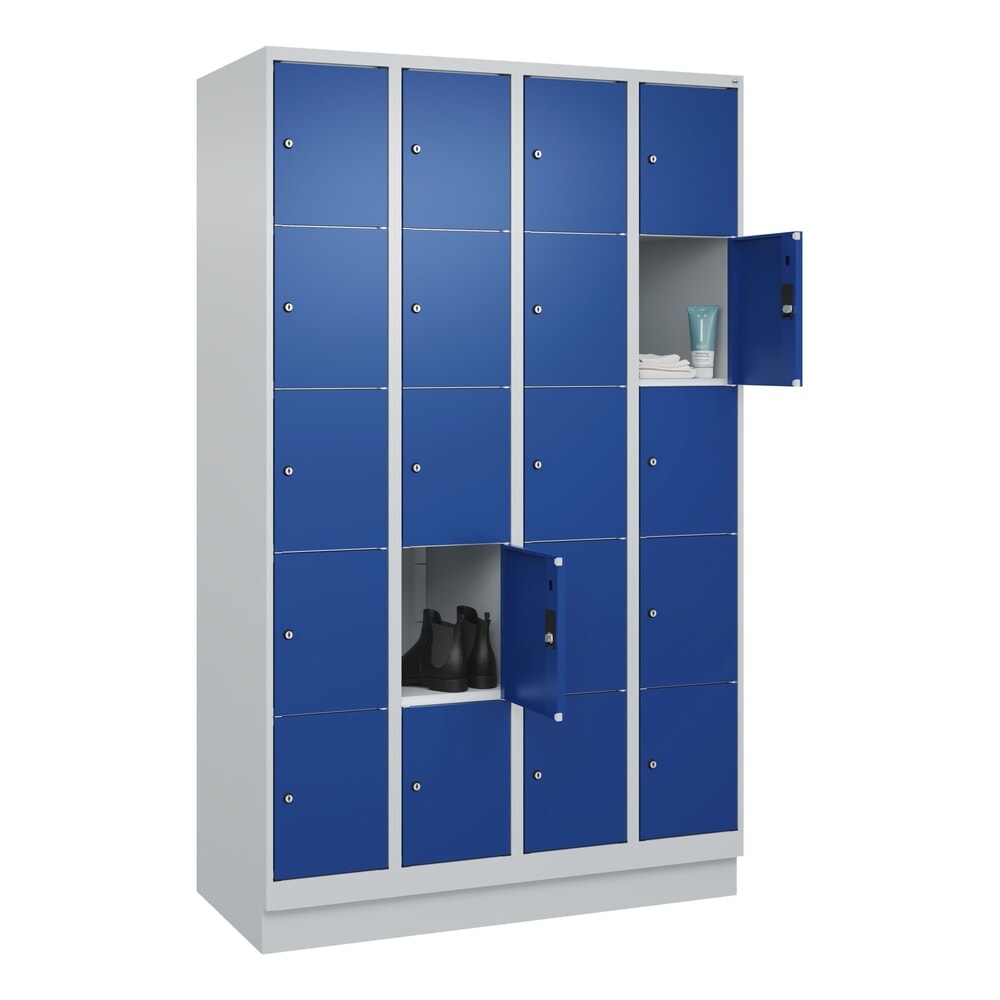 Produktabbildung Nr. 10: C+P Schließfachschrank Classic PLUS, Sockel, 4 Abteile, HxBxT 1.950 x 1.200 x 500 mm, lichtgrau, enzianblau, 20 Fächer, Zylinderschloss