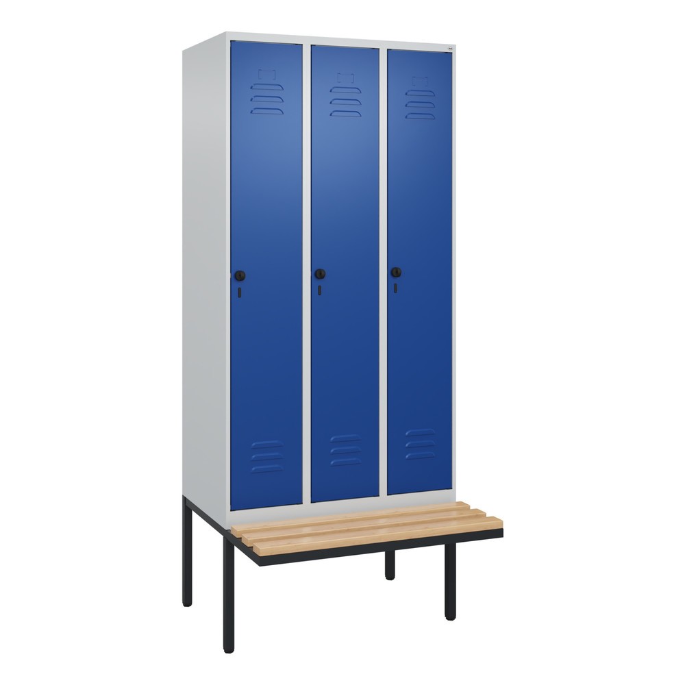 Produktabbildung: C+P Spind Classic PLUS, 3 Abteile, HxBxT 2.120 x 900 x 815 mm, für Vorhängeschloss, auskragende Bank aus Buche, lichtgrau, enzianblau