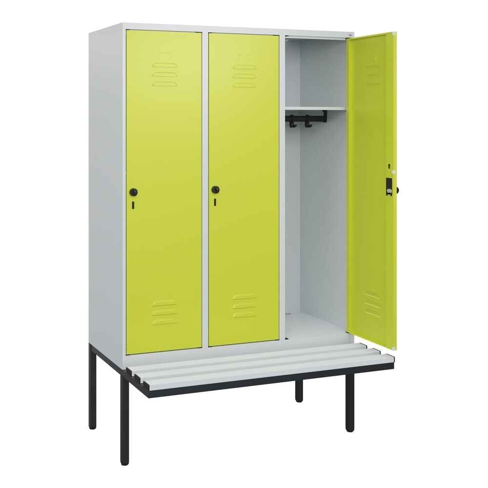 Produktabbildung: C+P Spind Classic PLUS, 3 Abteile, HxBxT 1.950 x 1.200 x 815 mm, für Vorhängeschloss, auskragende Bank aus Kunststoff, lichtgrau, clowngrün