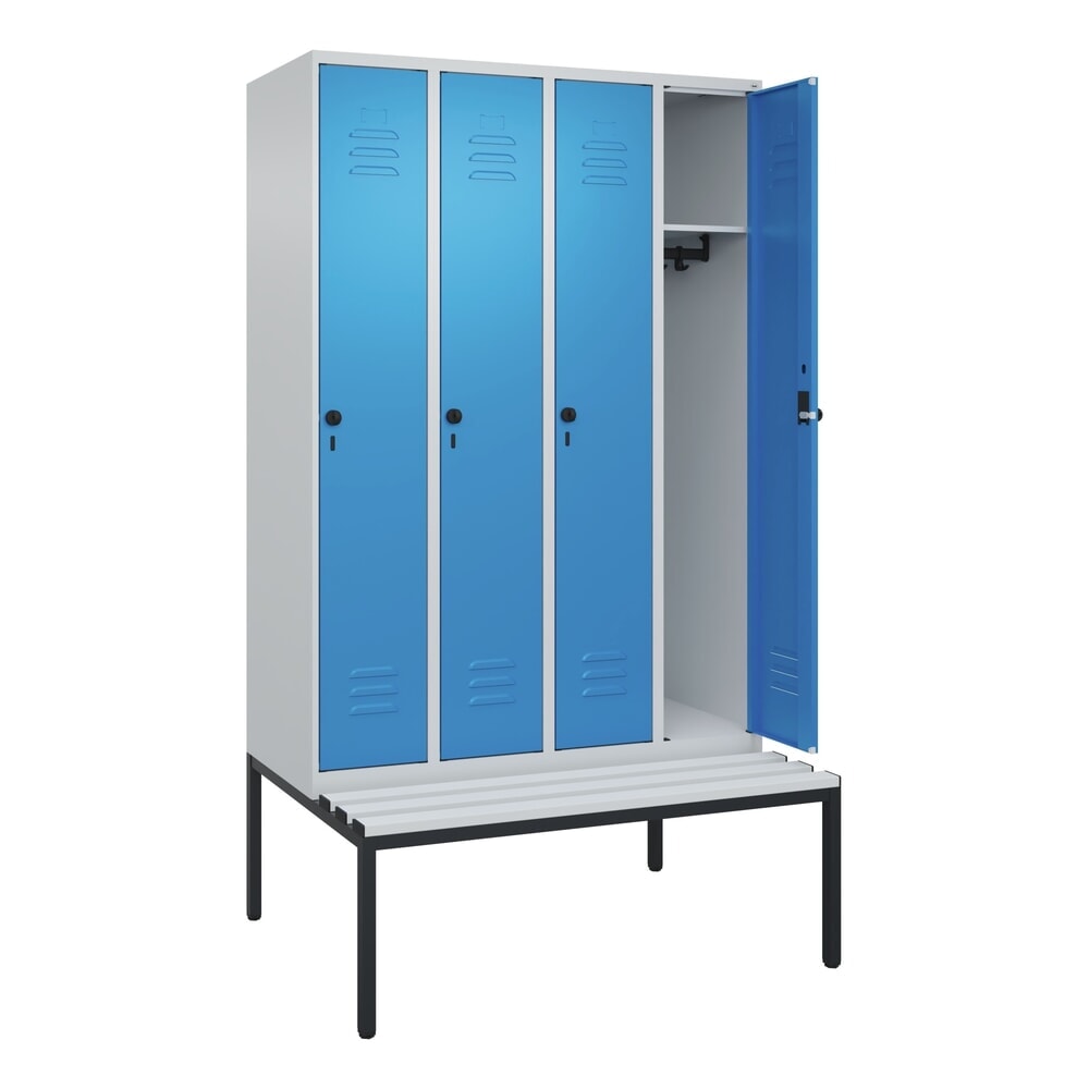 Produktabbildung: C+P Spind Classic PLUS, 4 Abteile, HxBxT 2.120 x 1.200 x 815 mm, für Vorhängeschloss, untergebaute Bank aus Kunststoff, lichtgrau, lichtblau