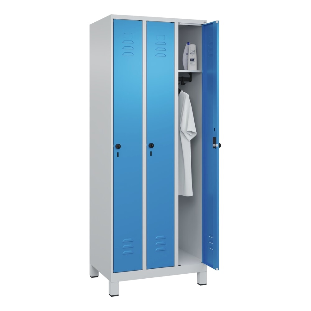 Produktabbildung Nr. 10: C+P Spind Classic PLUS, Füße, 3 Abteile, HxBxT 1.950 x 750 x 500 mm, lichtgrau, lichtblau, für Vorhängeschloss, ohne Mitteltrennwand