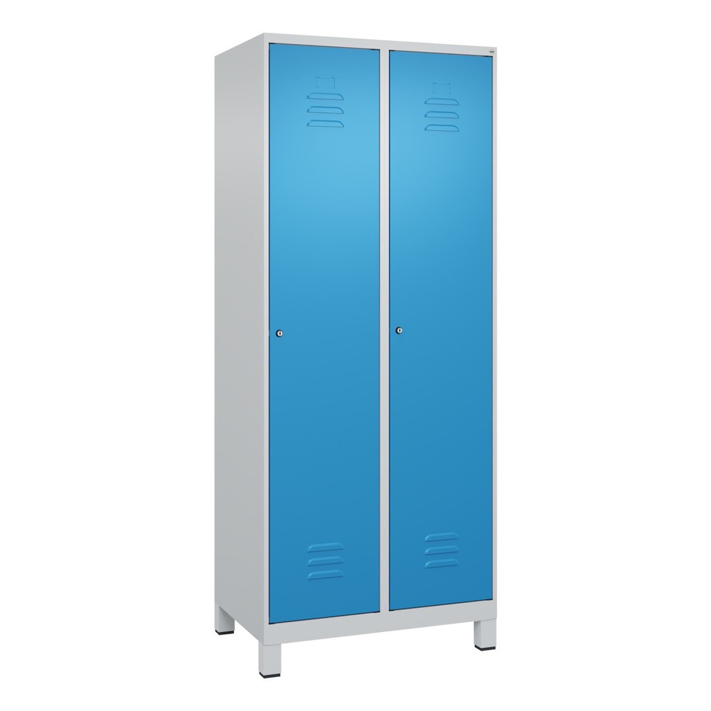 Produktabbildung: C+P Spind Classic PLUS, Füße, 2 Abteile, HxBxT 1.950 x 800 x 500 mm, lichtgrau, lichtblau, Zylinderschloss, ohne Mitteltrennwand