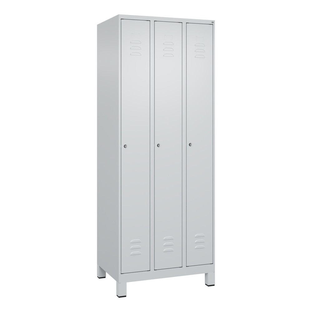 Produktabbildung: C+P Spind Classic PLUS, Füße, 3 Abteile, HxBxT 1.950 x 750 x 500 mm, lichtgrau, lichtgrau, Zylinderschloss, ohne Mitteltrennwand