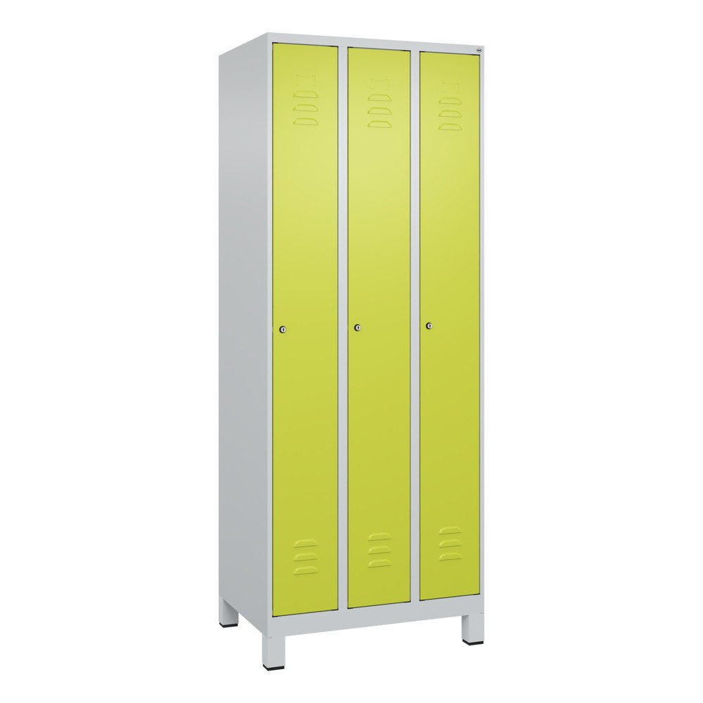 Produktabbildung: C+P Spind Classic PLUS, Füße, 3 Abteile, HxBxT 1.950 x 750 x 500 mm, lichtgrau, clowngrün, Zylinderschloss, ohne Mitteltrennwand