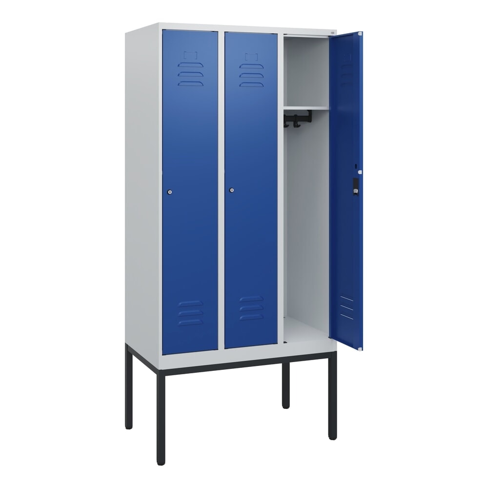 C+P Spind Classic PLUS, Gestell, 3 Abteile, HxBxT 1.950 x 900 x 500 mm, lichtgrau, enzianblau, Zylinderschloss, ohne Mitteltrennwand Produktabbildung: C+P Spind Classic PLUS, Gestell, 3 Abteile, HxBxT 1.950 x 900 x 500 mm, lichtgrau, enzianblau, Zylinderschloss, ohne Mitteltrennwand