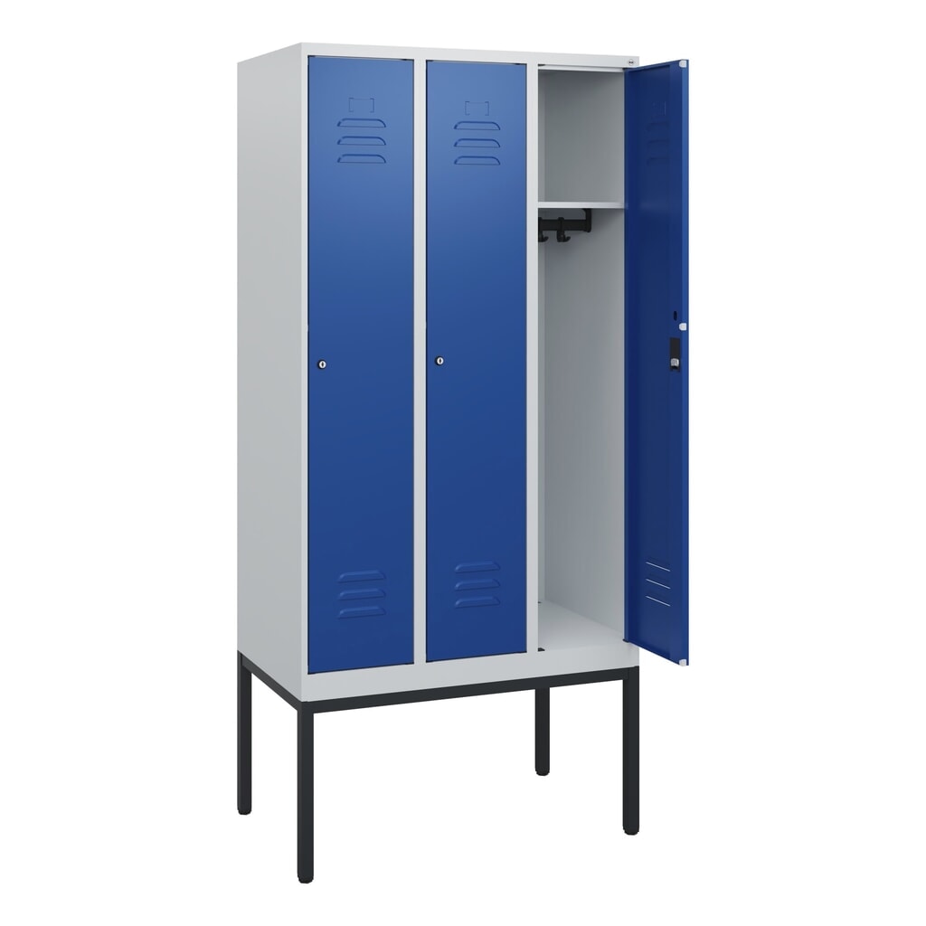 C+P Spind Classic PLUS, Gestell, 3 Abteile, HxBxT 1.950 x 900 x 500 mm, lichtgrau, enzianblau, Zylinderschloss, ohne Mitteltrennwand Produktabbildung: C+P Spind Classic PLUS, Gestell, 3 Abteile, HxBxT 1.950 x 900 x 500 mm, lichtgrau, enzianblau, Zylinderschloss, ohne Mitteltrennwand