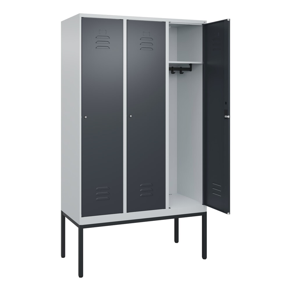 Produktabbildung: C+P Spind Classic PLUS, Gestell, 3 Abteile, HxBxT 2.120 x 1.200 x 500 mm, lichtgrau, anthrazitgrau, Zylinderschloss, ohne Mitteltrennwand