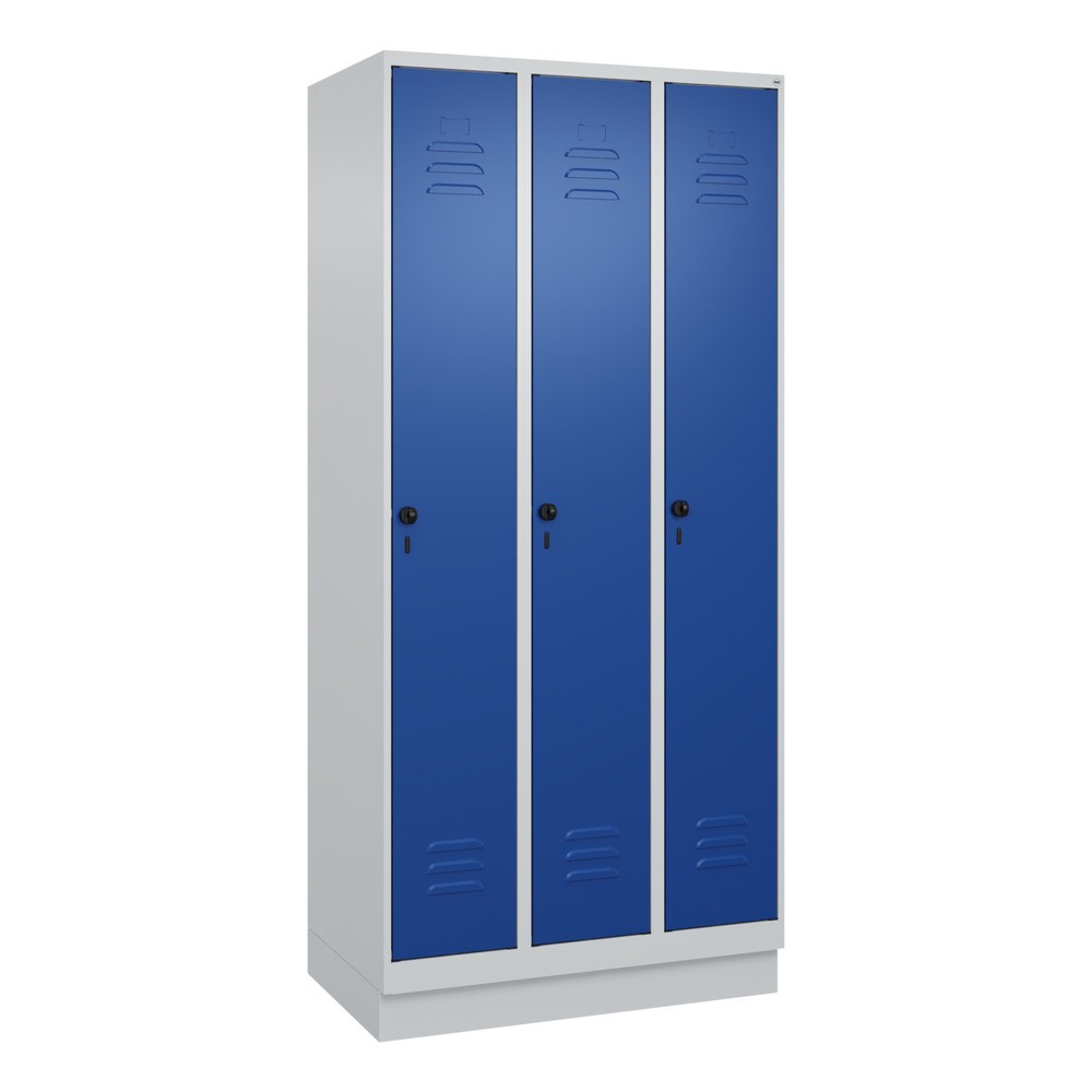 Produktabbildung: C+P Spind Classic PLUS, Sockel, 3 Abteile, HxBxT 1.950 x 900 x 500 mm, lichtgrau, enzianblau, für Vorhängeschloss, mit Mitteltrennwand