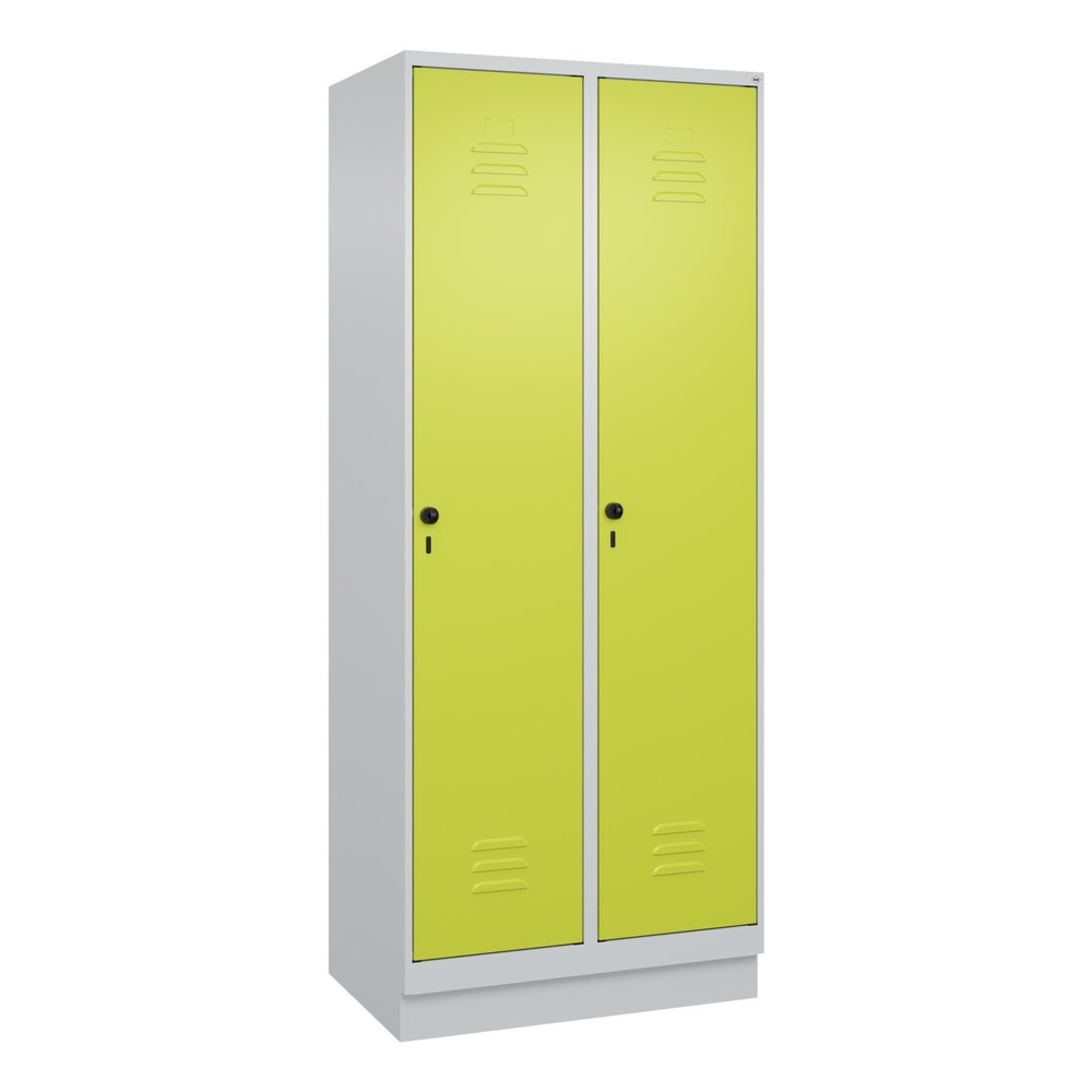 Produktabbildung: C+P Spind Classic PLUS, Sockel, 2 Abteile, HxBxT 1.950 x 800 x 500 mm, lichtgrau, clowngrün, für Vorhängeschloss, ohne Mitteltrennwand