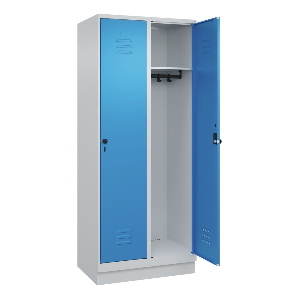 Produktabbildung: C+P Spind Classic PLUS, Sockel, 2 Abteile, HxBxT 1.950 x 800 x 500 mm, lichtgrau, lichtblau, für Vorhängeschloss, ohne Mitteltrennwand