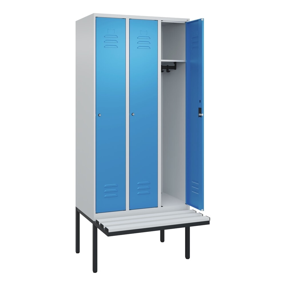 Produktabbildung: C+P Spind Classic PLUS, 3 Abteile, HxBxT 2.120 x 900 x 815 mm, Zylinderschloss, auskragende Bank aus Kunststoff, lichtgrau, lichtblau