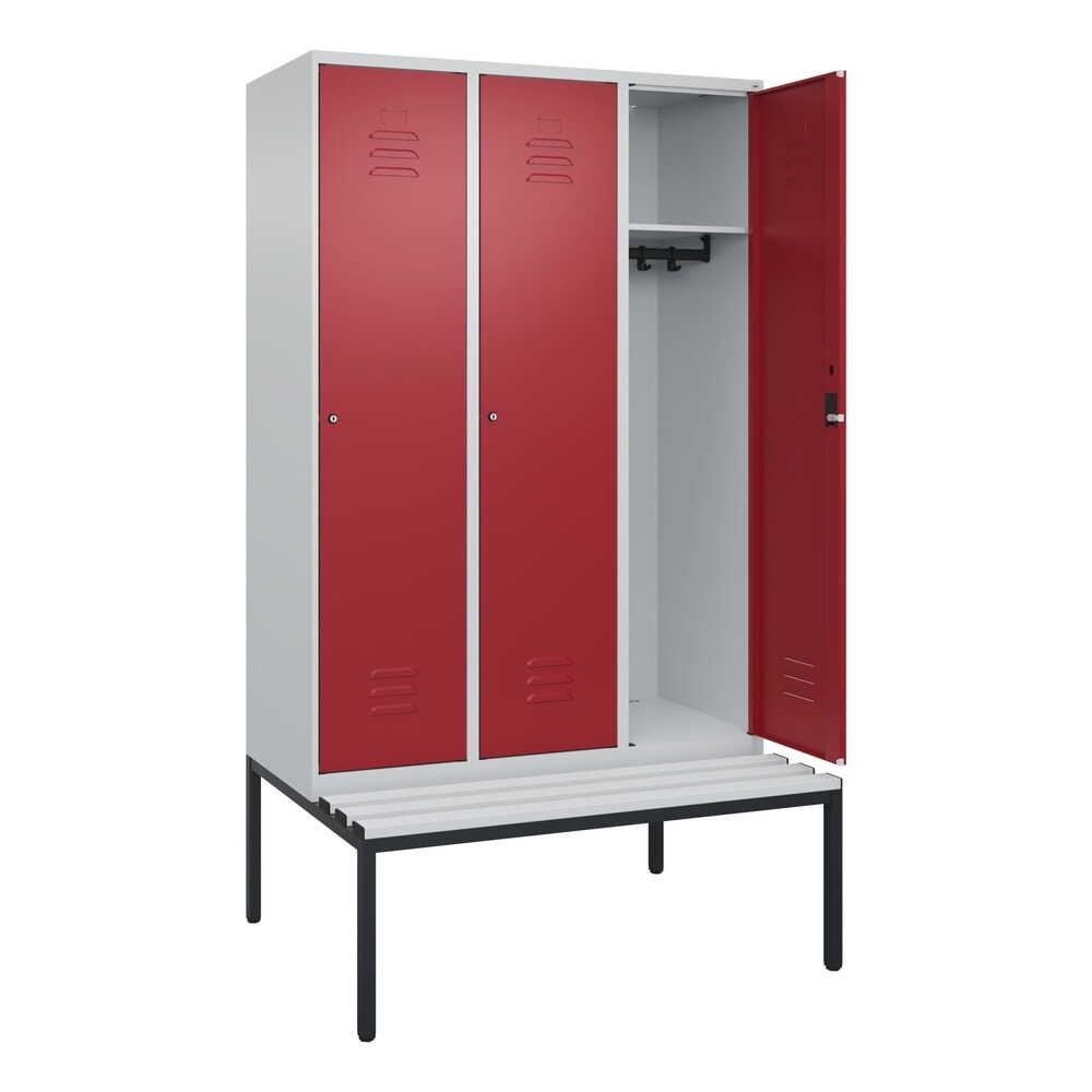 Produktabbildung: C+P Spind Classic PLUS, 3 Abteile, HxBxT 2.120 x 1.200 x 815 mm, Zylinderschloss, untergebaute Bank aus Kunststoff, lichtgrau, rubinrot