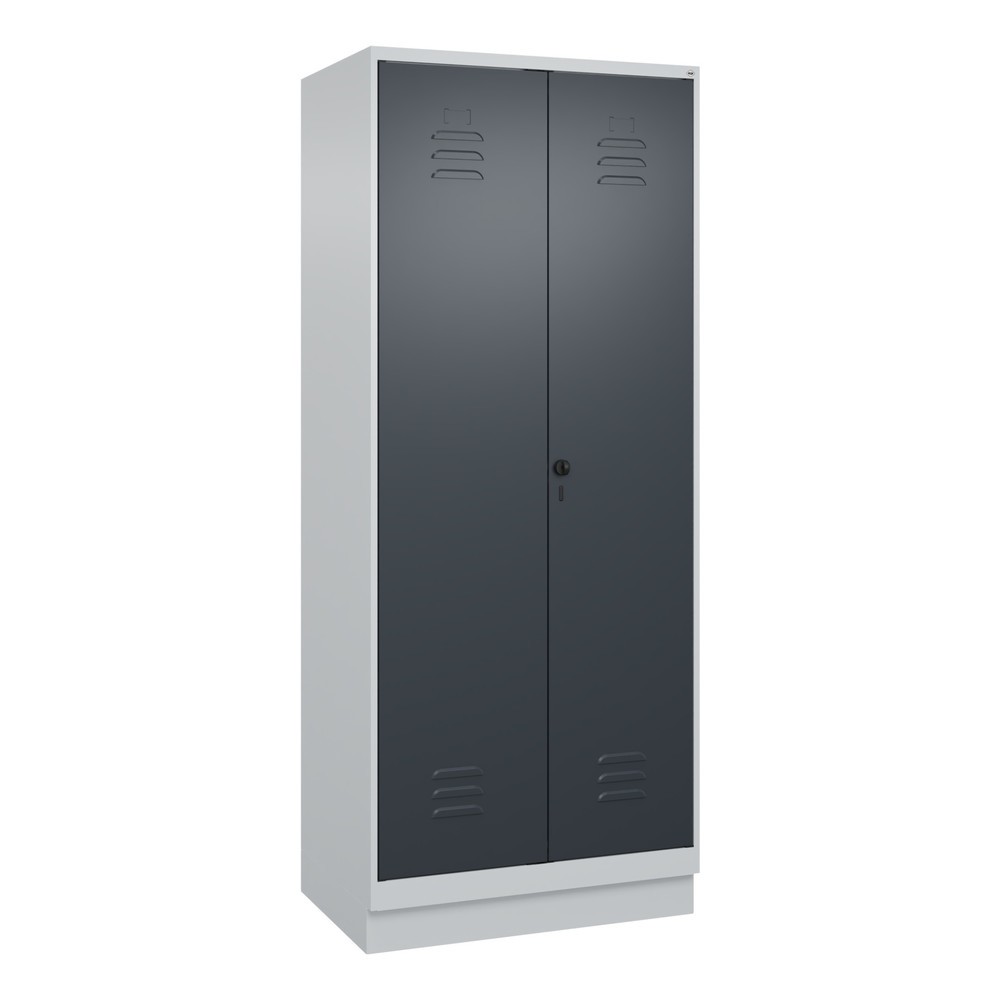Produktabbildung: C+P Wäsche-Spind Classic PLUS, Sockel, 2 Abteile, HxBxT 1.950 x 800 x 500 mm, lichtgrau, anthrazitgrau, für Vorhängeschloss, mit Mitteltrennwand